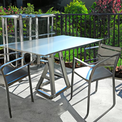  Benefits of Choosing Aluminum for Your Outdoor Dining Set 